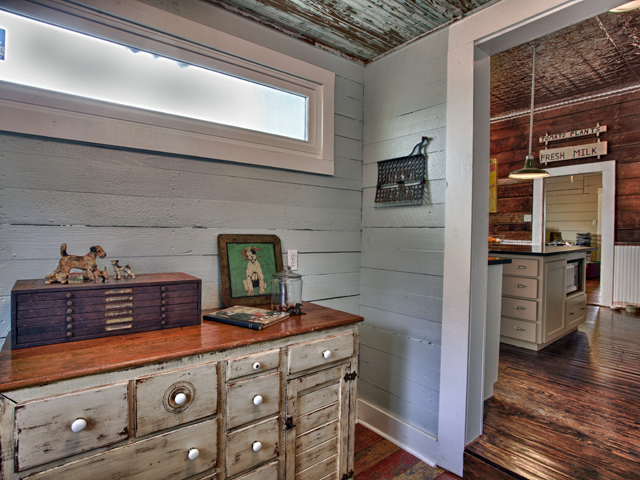 Living Vintage - Mudroom addition