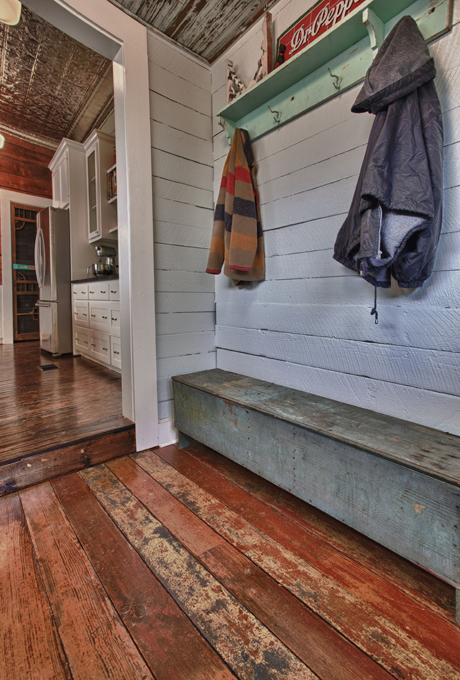 Living Vintage - antique bench in mudroom