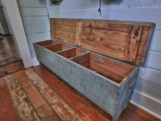 Living Vintage - mudroom bench storage