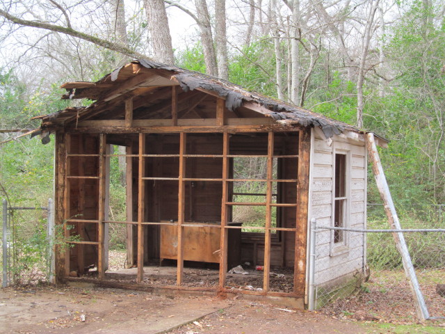 demolishing the old shed - Living Vintage