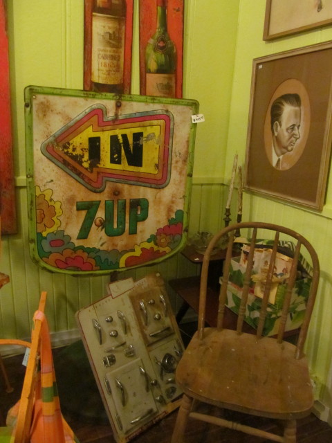 Old 7-Up sign - Living Vintage