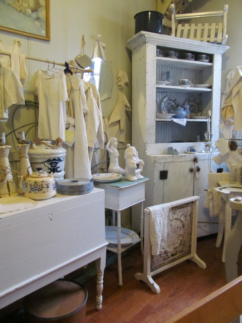 Fun room to explore at Pandora's Box - Living Vintage