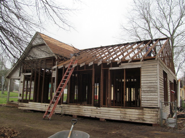 removing the wood from the roof - Living Vintage