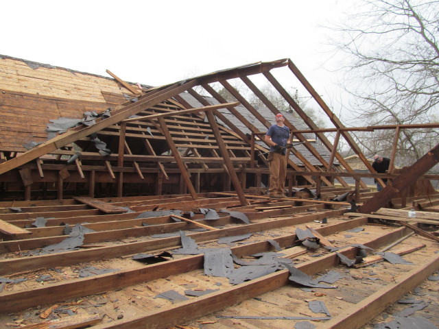 removing the roof rafters from the back half of the house - Living Vintage