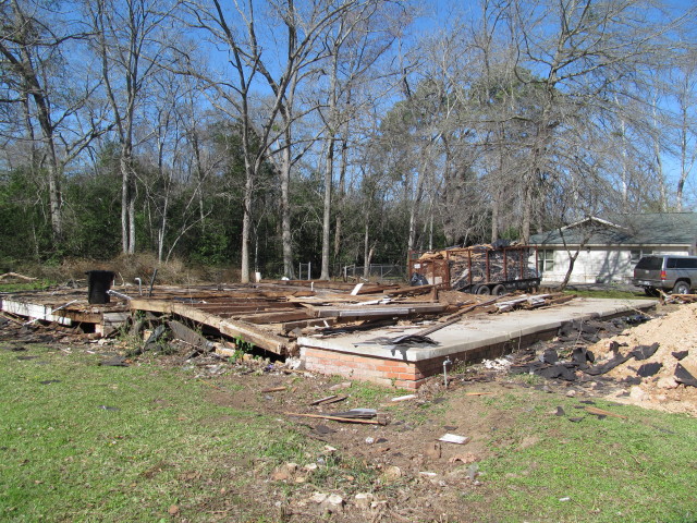 The floor and front porch is all that remains of the Crockett house - Living Vintage