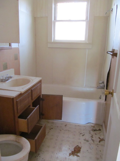 bathroom cabinet to be donated