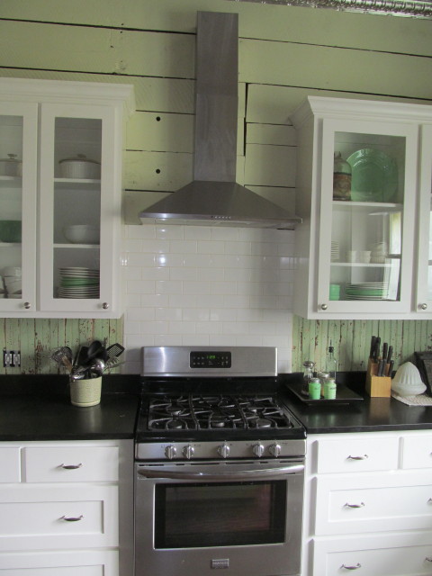 kitchen backsplash before (second iteration) -- blah!