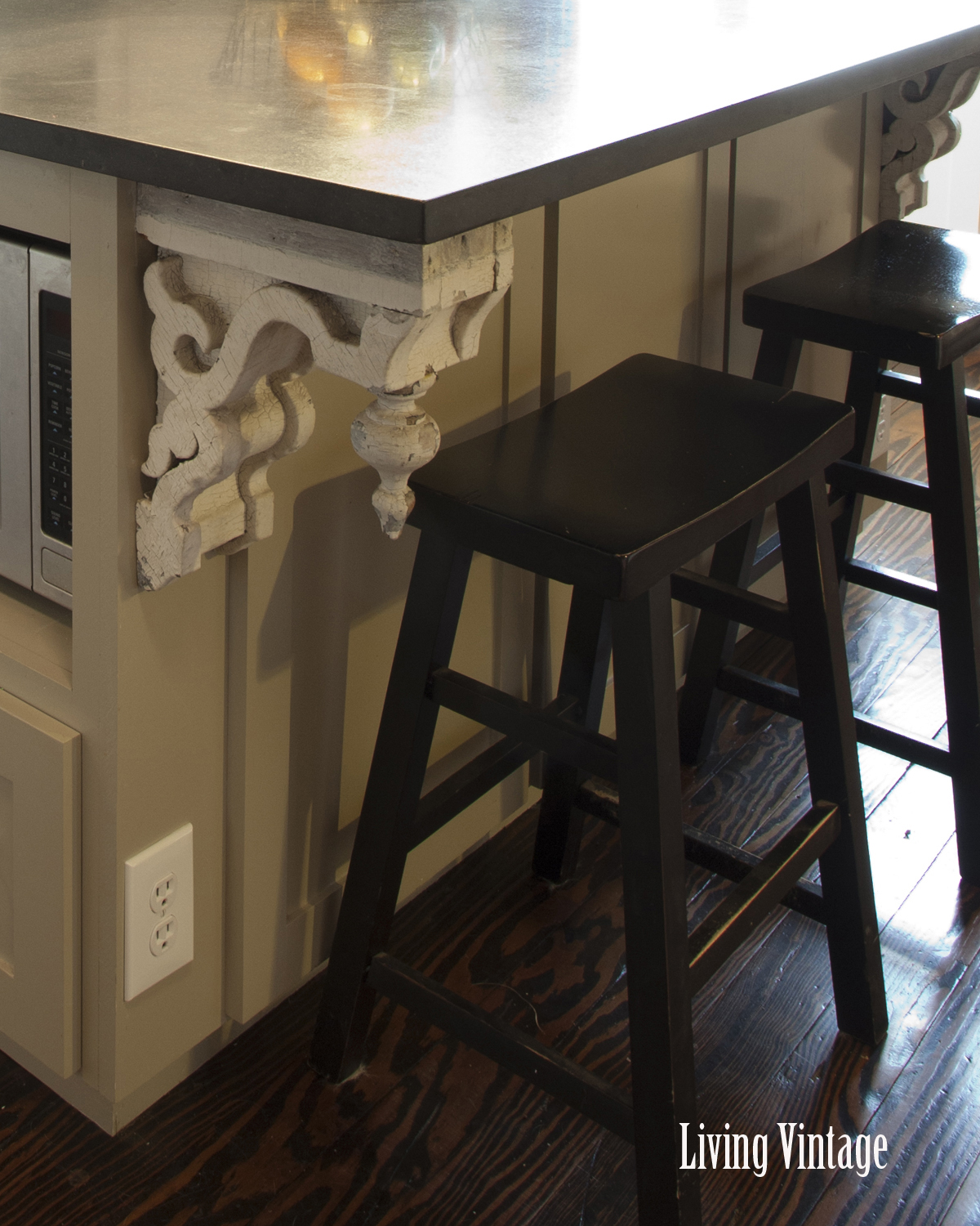 Living Vintage kitchen reveal - closeup of old corbels