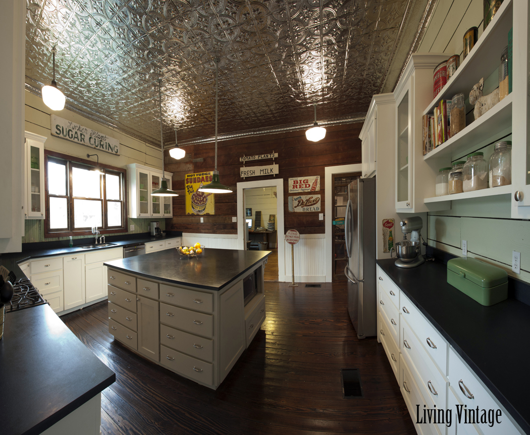 Living Vintage kitchen reveal - pano 2