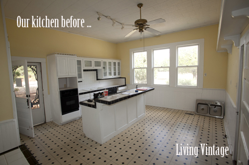 Our kitchen before we remodeled - Living Vintage