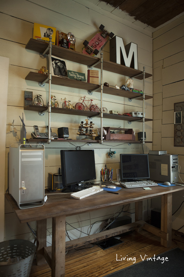 My husband's desk - Living Vintage