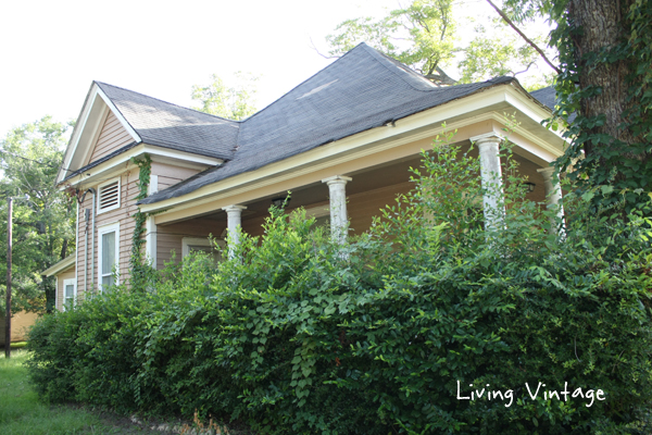 Side of former Lon Morris College's Pecan Cottage