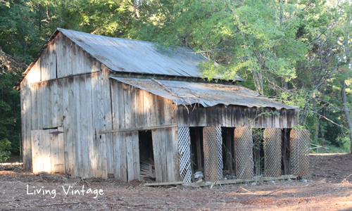 Have You Dreamed of Owning in An Old House? - Living Vintage