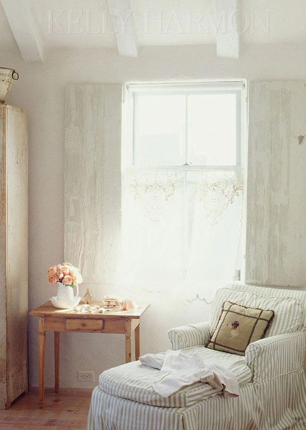Sitting vs. Lounging. That is the question. Living Vintage