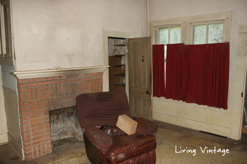 Have You Dreamed of Owning in An Old House? - Living Vintage
