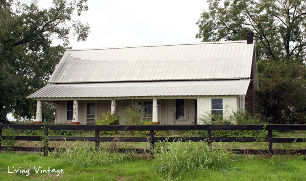 The old farmhouse down the road - Living Vintage