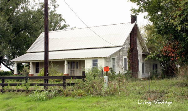 The old farmhouse down the road - Living Vintage