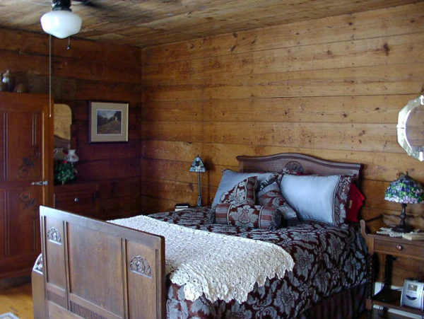 bedroom 2 of the farmhouse we almost bought - Living Vintage