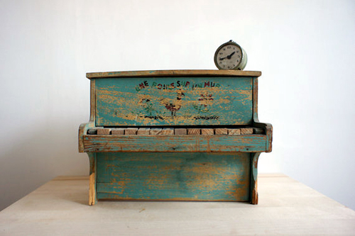 toy piano Etsy find- featured on Living Vintage