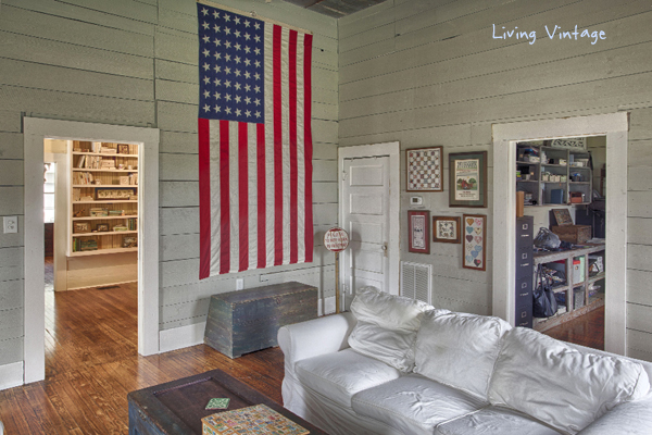 our Americana living room - head on over to see more!  Living Vintage