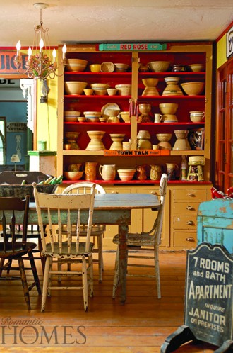 bright and happy dining room - featured on Living Vintage's Friday Favorites