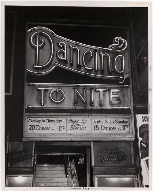 dancing tonite sign - featured on Living Vintage