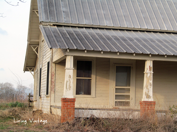 The old farmhouse down the road - Living Vintage