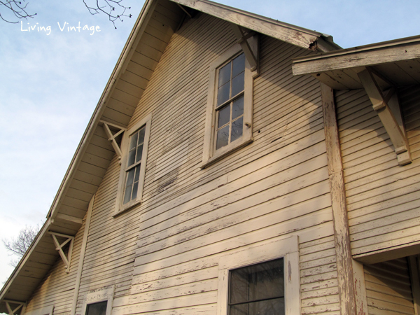 Many corbels on the old farmhouse down the road - Living Vintage