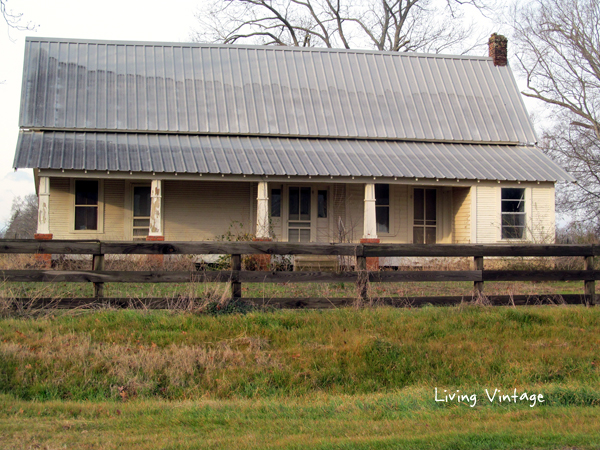 The old farmhouse down the road - Living Vintage