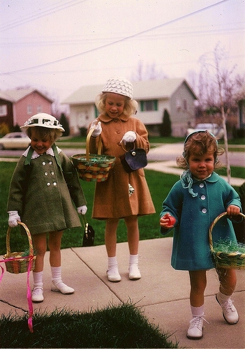 Happy Easter from Living Vintage - featuring 12 images that remind me of Easter.