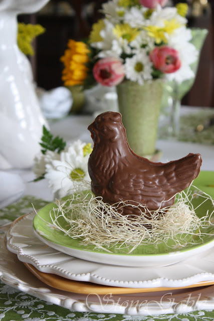 Happy Easter from Living Vintage - featuring 12 images that remind me of Easter.