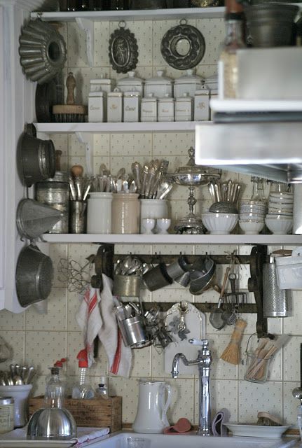 12 vintage kitchen collections featured on (Mostly) Wordless Wednesday - Living Vintage