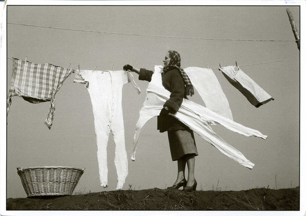 winter laundry - Friday Favorites - Living Vintage
