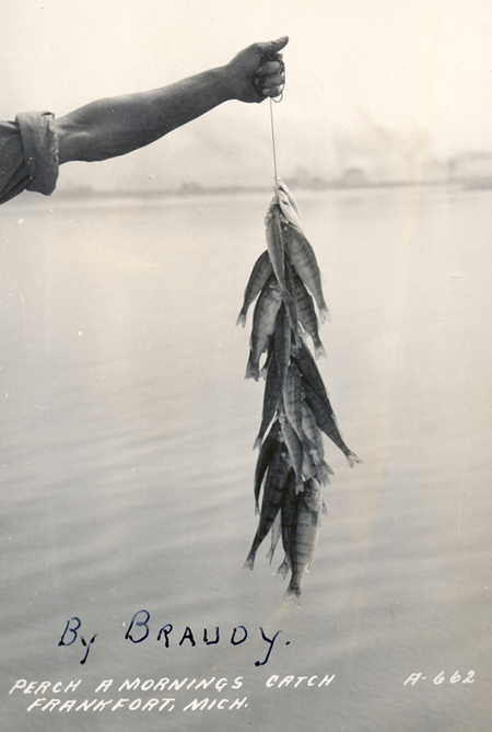 12 fascinating and amusing vintage fishing photos - Living Vintage