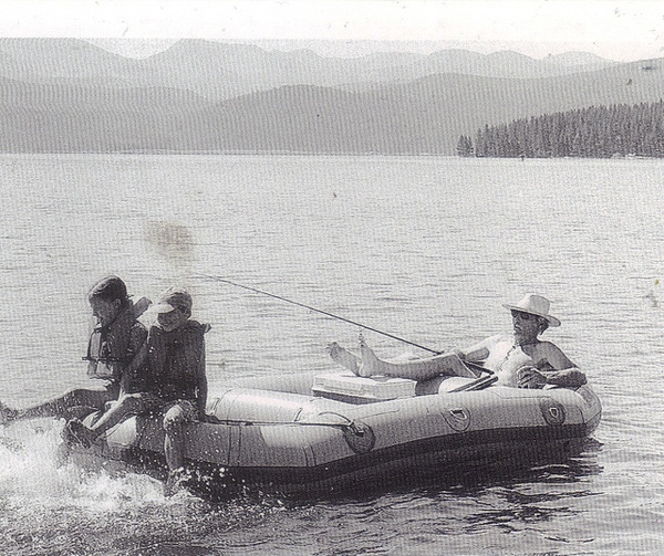 12 fascinating and amusing vintage fishing photos - Living Vintage