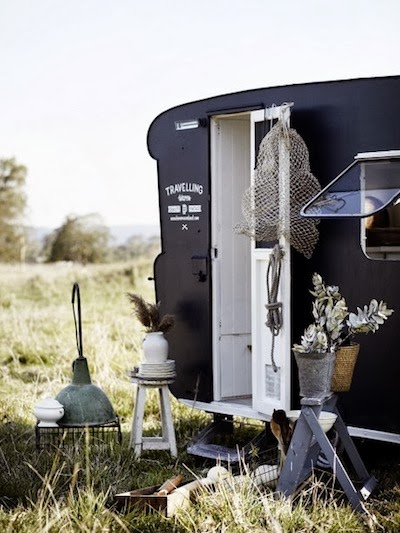 CUTE vintage trailer - one of 8 picks for this week's Friday Favorites - Living Vintage