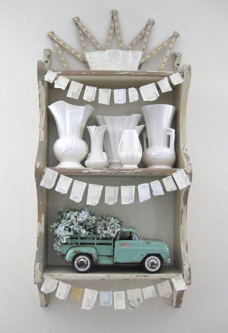 a darling little display with 'peanut' bunting - one of 8 picks for this week's Friday Favorites - Living Vintage