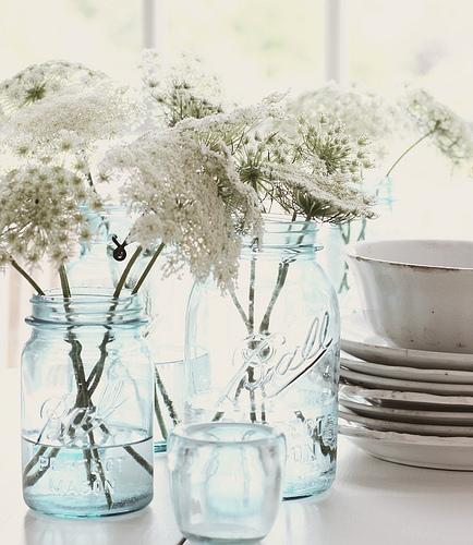 ball jars and wildflowers are a timeless decorating idea - one of 8 picks for this week's Friday Favorites - Living Vintage