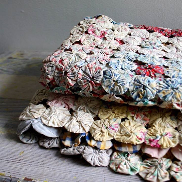 yo yo quilts are a personal favorite - one of 8 picks for this week's Friday Favorites - Living Vintage