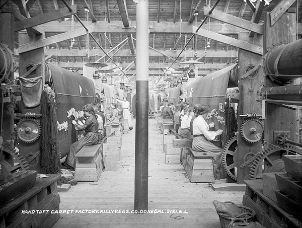 What Can a Woman Do? 25 fascinating vintage photos of working women. {Living Vintage}