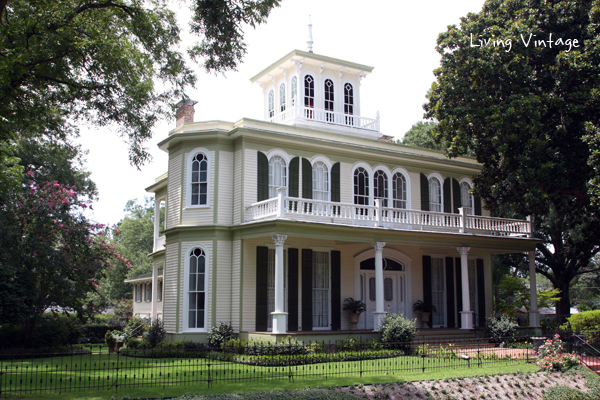 beautiful homes in Jefferson, TX