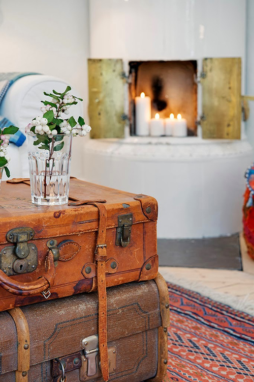 a tight shot of two old suitcases - one of 8 picks for this week's Friday Favorites - Living Vintage