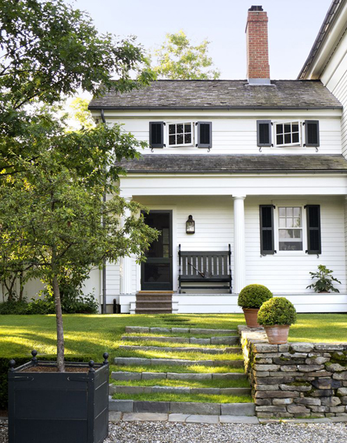 beautiful curb appeal - one of 8 picks for this week's Friday Favorites - Living Vintage