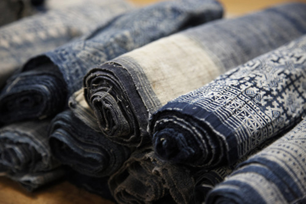 beautiful denim fabric - one of 8 picks for this week's Friday Favorites - Living Vintage