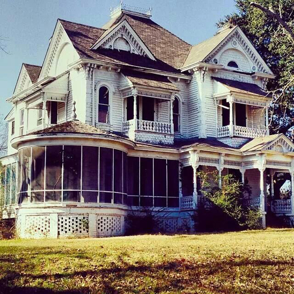 Broyles House built 1895 in Palestine Texas - one of 8 picks for this week's Friday Favorites