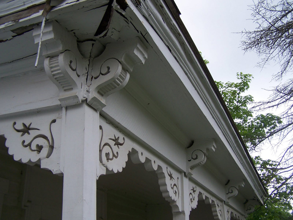 goregous corbels on an old porch - one of 8 picks for this week's Friday Favorites