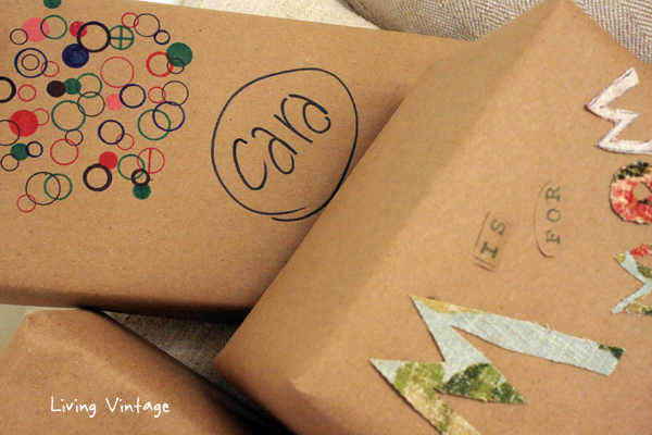 8 Holiday Gift Wrap Ideas using common brown craft paper and a glue gun!