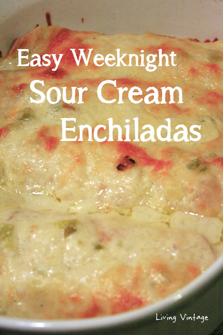 If you want to prepare an easy weeknight meal, try these sour cream chicken enchiladas. They're delicious! 