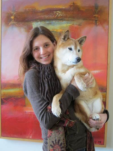 Jennifer with her dog Tai (the dog who saved the chameleon)