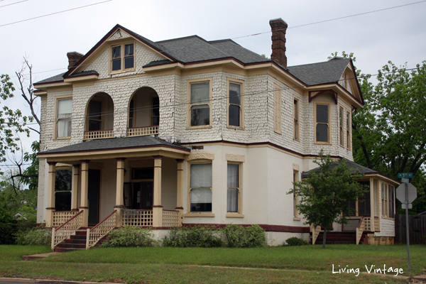 An old mansion abandoned in Rusk | Living Vintage